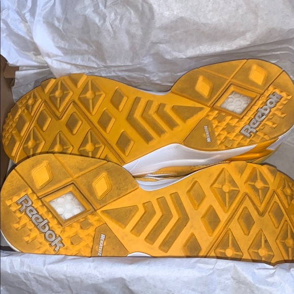 Reebok Classics - Picture 4 of 5